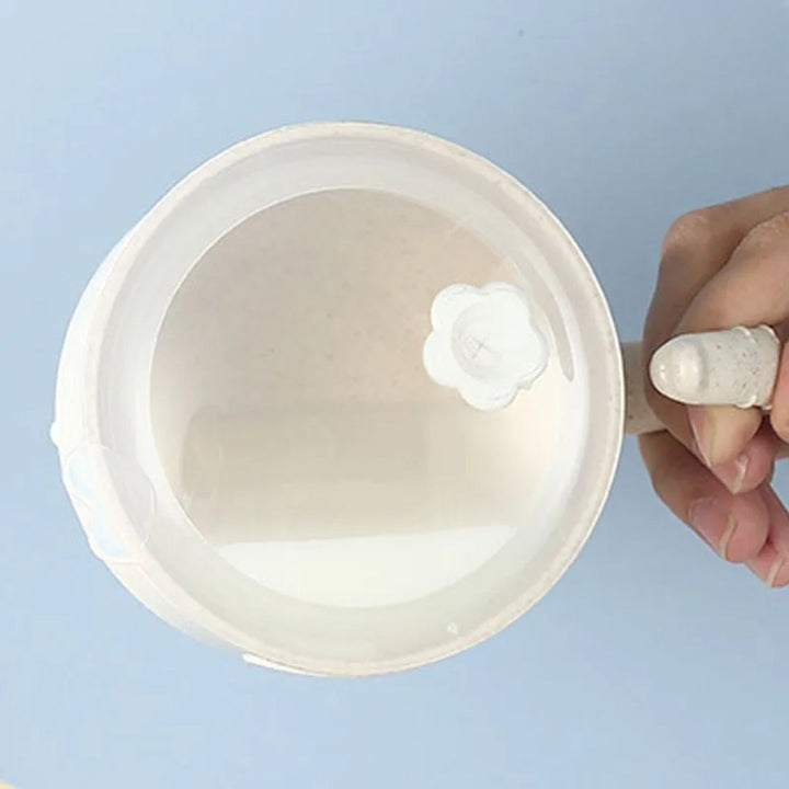 BowLift | Children's drinking cup with straw