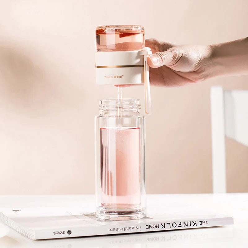 BowLift | Double-walled glass bottle with tea strainer and infuser