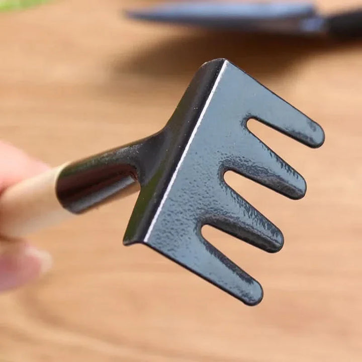 BowLift | Lushio - Essential Mini Garden Tools