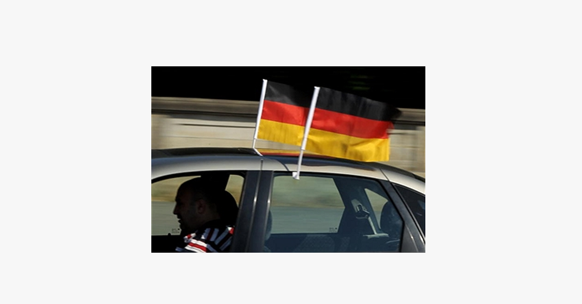 BowLift | German Flag Car Window Rod Decoration – An Exhibition of Patriotism!