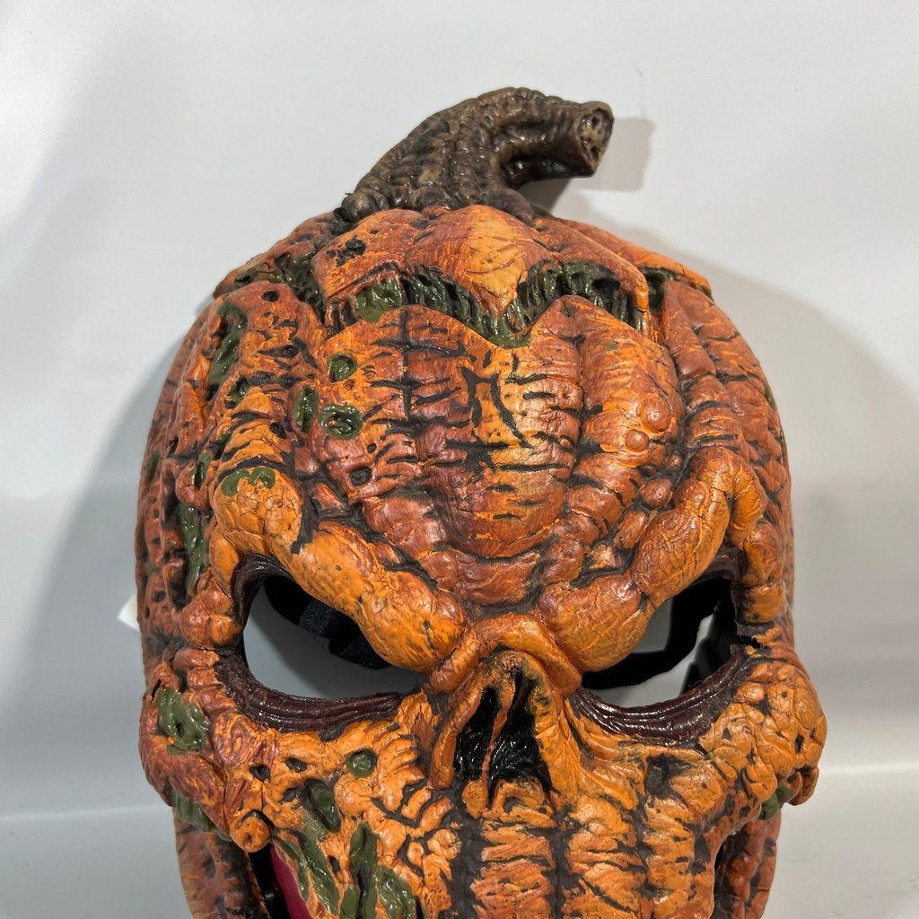 BowLift | PhantomPumpkin Ani-Motion Mask — Bring your horror to life and make everyone tremble with fear!