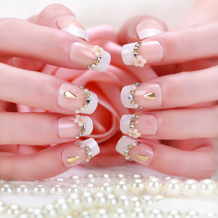 Artificial nails with delicate floral decorations Bowlift
