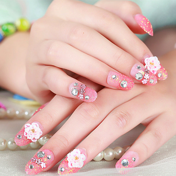 Artificial nails with delicate floral decorations Bowlift