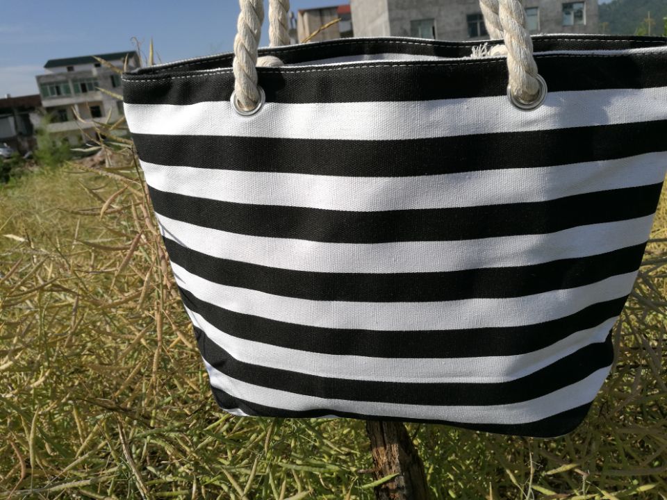 Durable beach bag with sturdy rope handles Bowlift