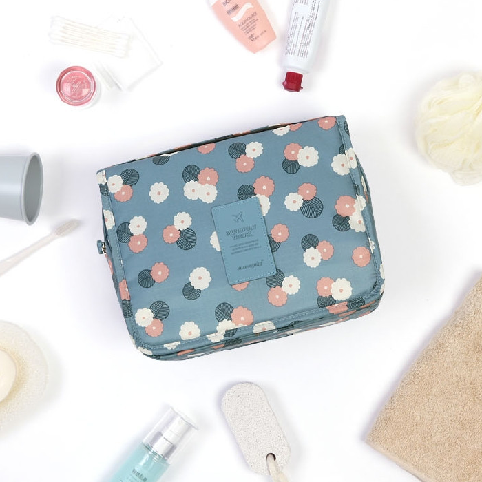 TravelEase – Water-repellent cosmetic bag with hook and compartments | Travel toiletry bag | Bowlift