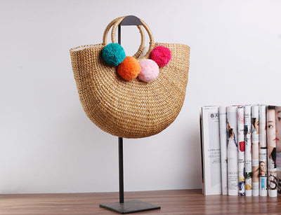 Handcrafted straw bag with colorful tassels Bowlift