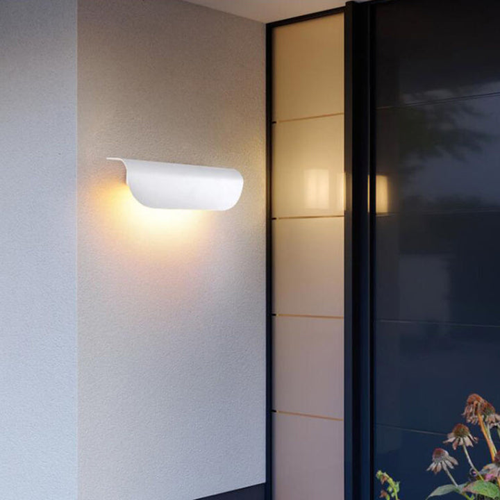 BowLift | Modern Waterproof Curved Outdoor Wall Lamp