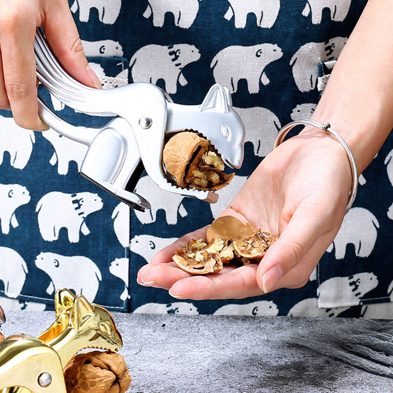 BowLift | NutSquirrel – Crack hard nuts quickly without hand discomfort
