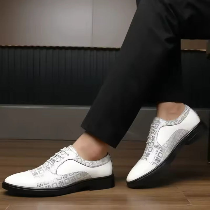 Elegant Oxford Shoes in Patent Leather