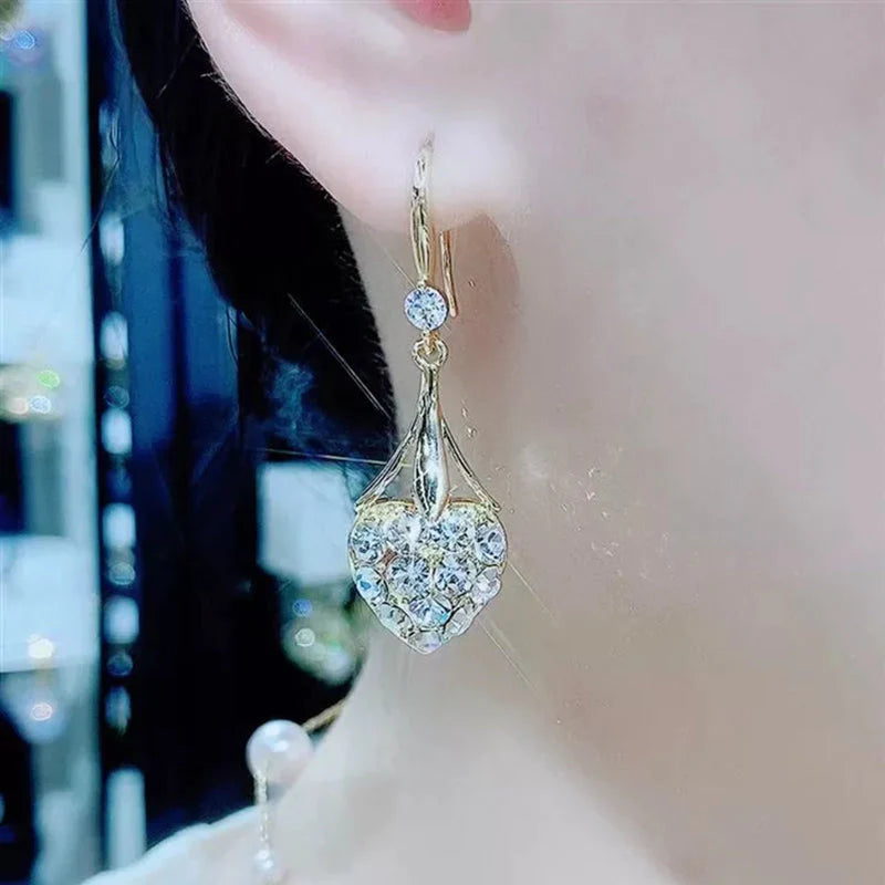 BowLift | Heart shaped diamond earrings