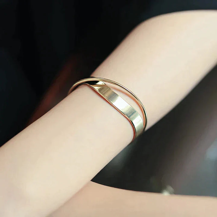 Elegant European Bracelet | Available in stunning silver and luxurious gold! Bowlift