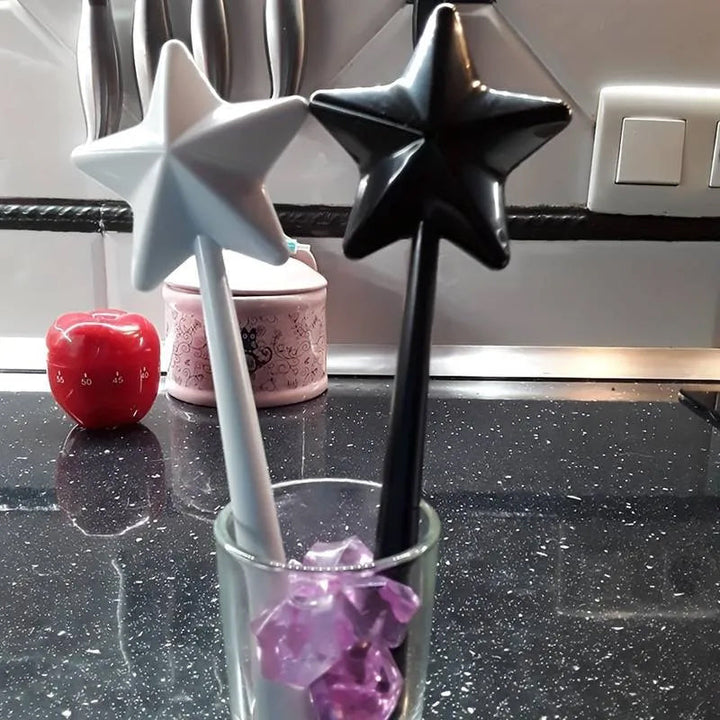 Magical Salt & Pepper Shaker | Bowlift