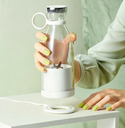Portable blender for fresh juices | Bowlift