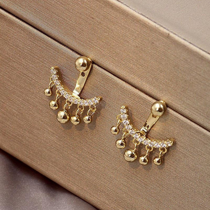 Geometric Meniscus Earrings made of Rhinestones and Pearls | Bowlift
