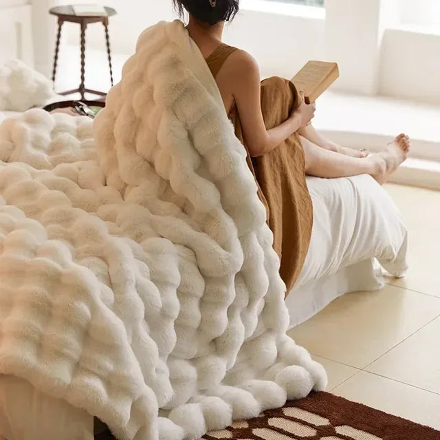 BowLift | Wearable Fluffy Blanket of Imitation Fur - VeluLuxe