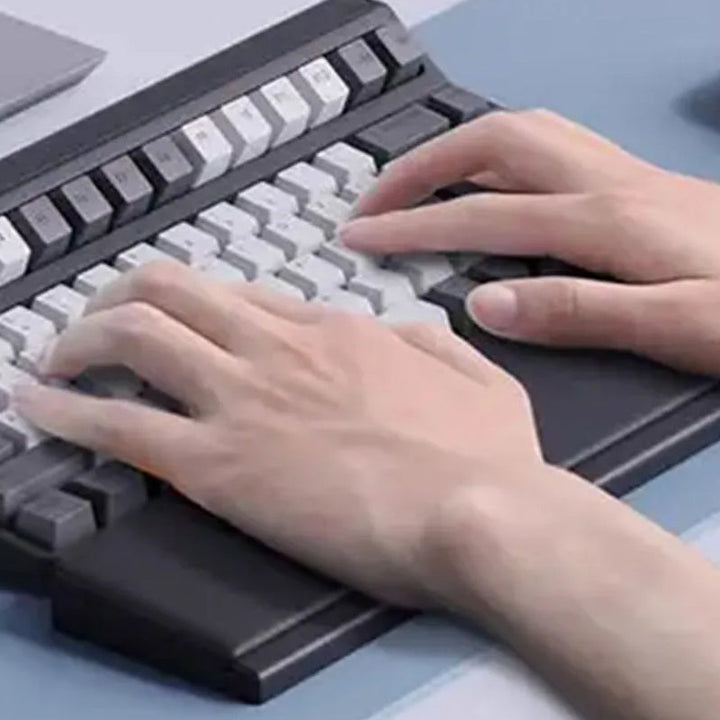 BowLift | Keyboard wrist rest with desk divider box