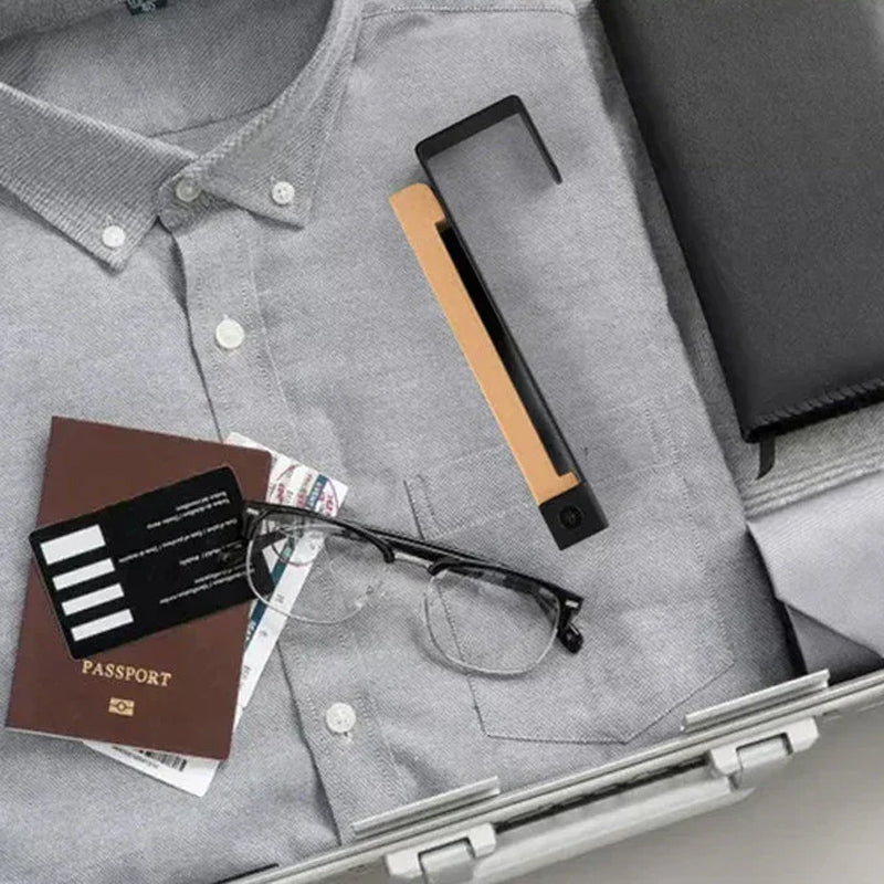 BowLift | HangClothes – The foldable premium door hook!