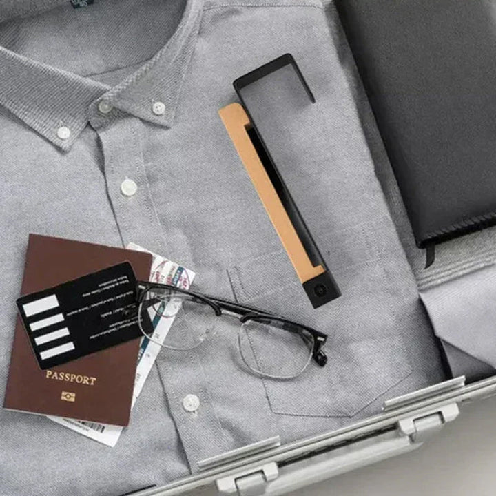 BowLift | HangClothes – The foldable premium door hook!