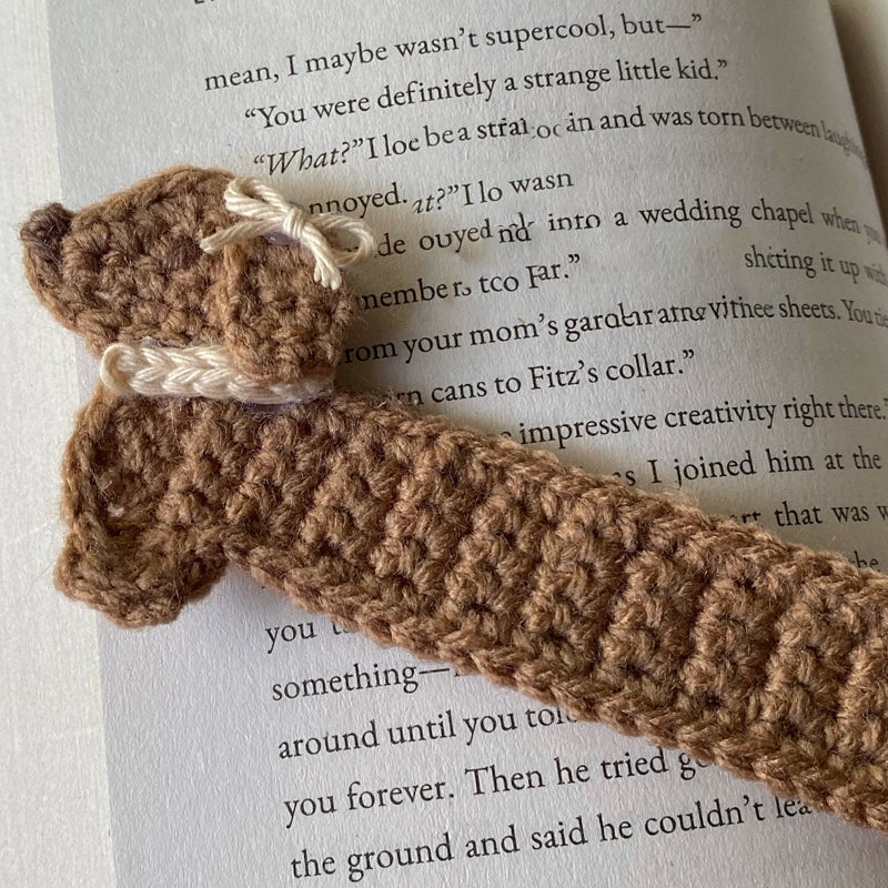 BowLift | Crochet Dachshund Bookmark