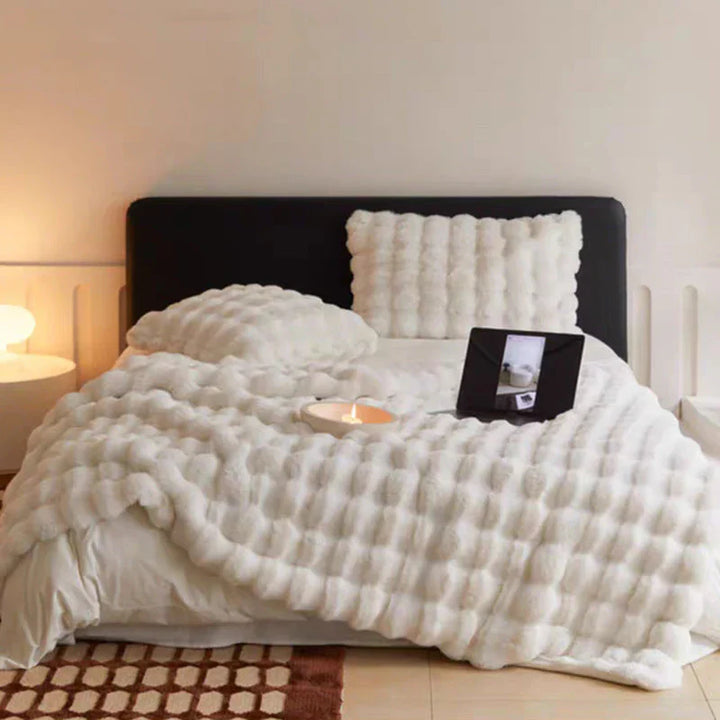 BowLift | Luxury Soft Fur Blanket - SnuggleFur