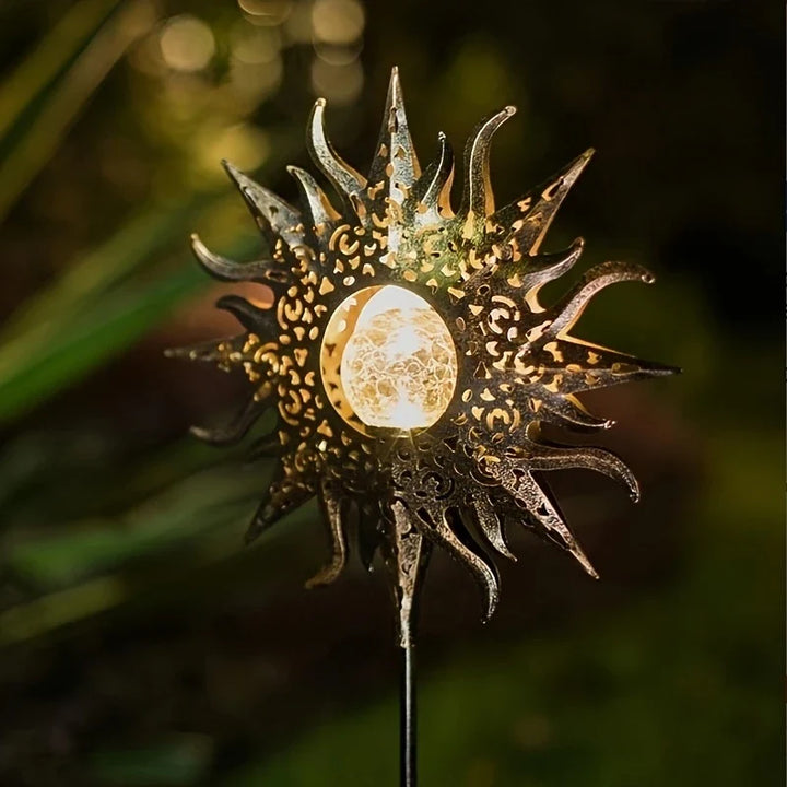 BowLift | Solar Garden Light made of Metal – Waterproof LED Design in Moon, Flame, Sun or Star Shape