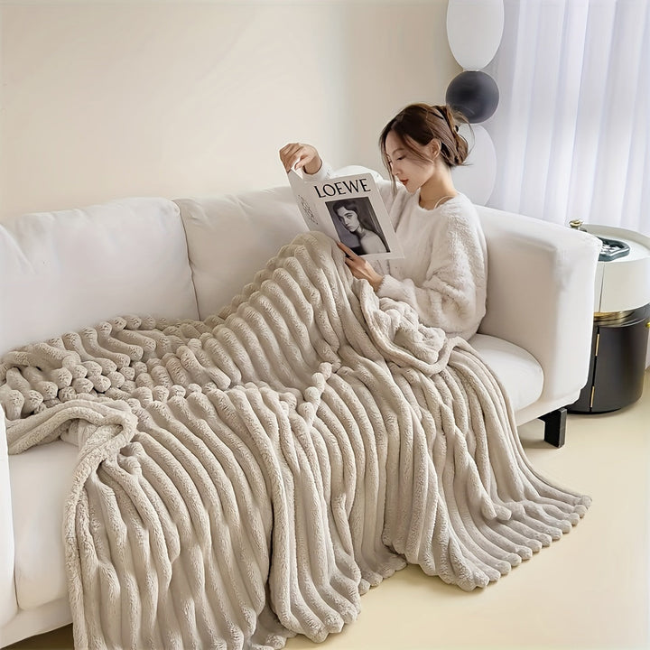 LuxeFleece – Elegant French Style Blanket for Comfort Bowlift