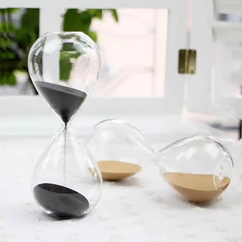 BowLift | Creative transparent hourglass made of glass