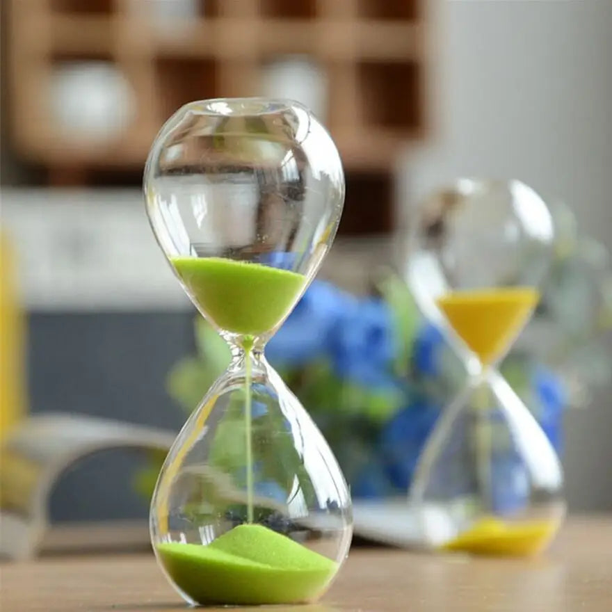 BowLift | Creative transparent hourglass made of glass