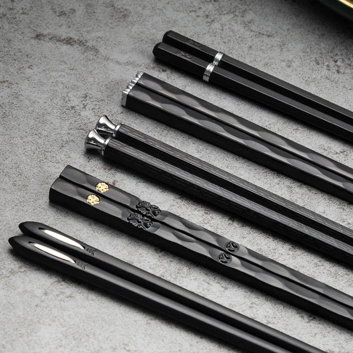 BowLift | Tradition and Class – Hand-Painted Chopsticks