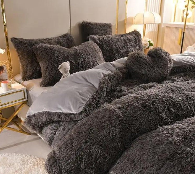 VelvetEase – Luxe Velvet Duvet Cover for All Seasons Bowlift