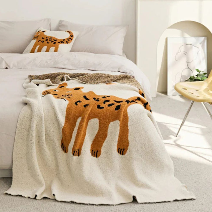 BowLift | Wild Paws Cozy Blanket