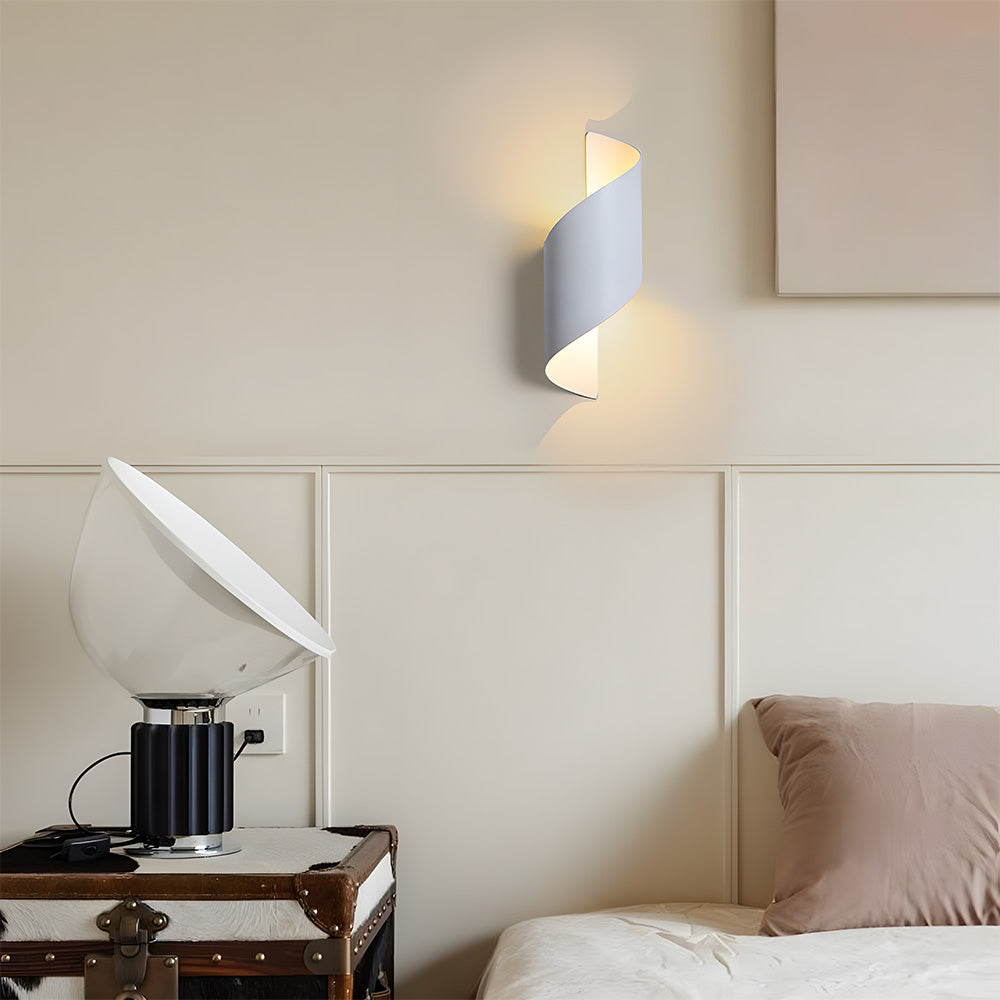 BowLift | LED Wall Light with Minimalist Aluminum Design