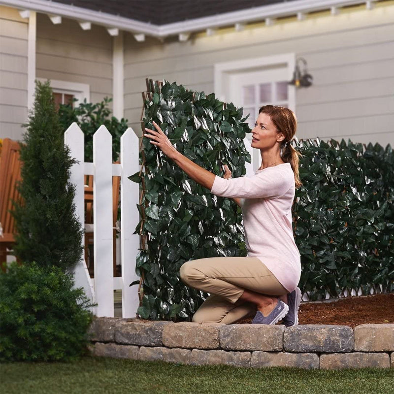 Expandable Faux Privacy Fence | Bowlift