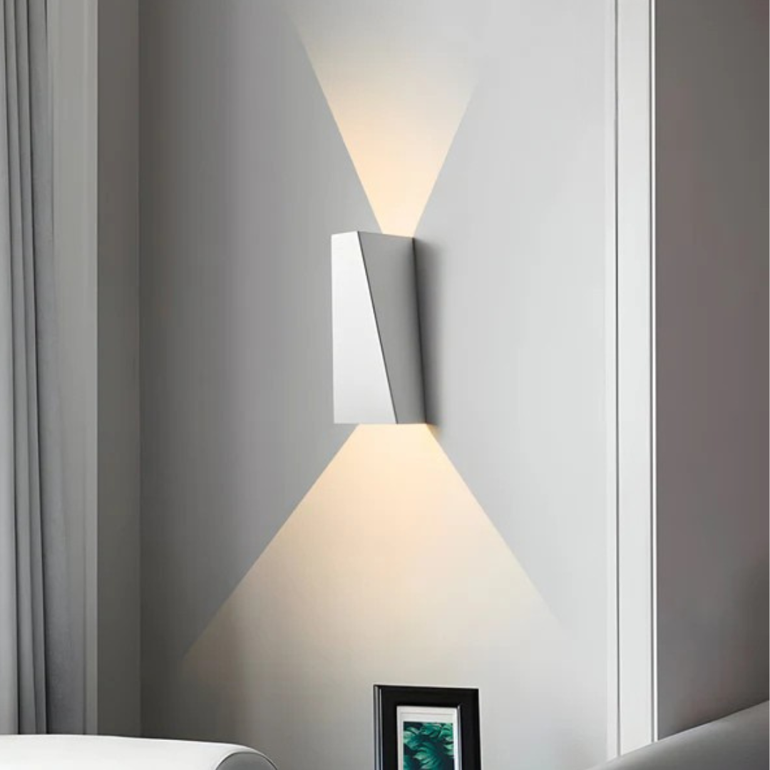 BowLift | Minimalistic LED Wall Lamp
