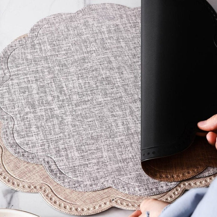 BowLift | Scalloped Waterproof Placemat