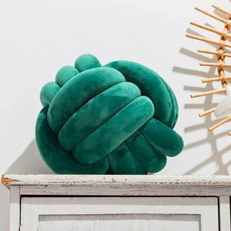 BowLift | Scandinavian Knot Cushion made of Velvet