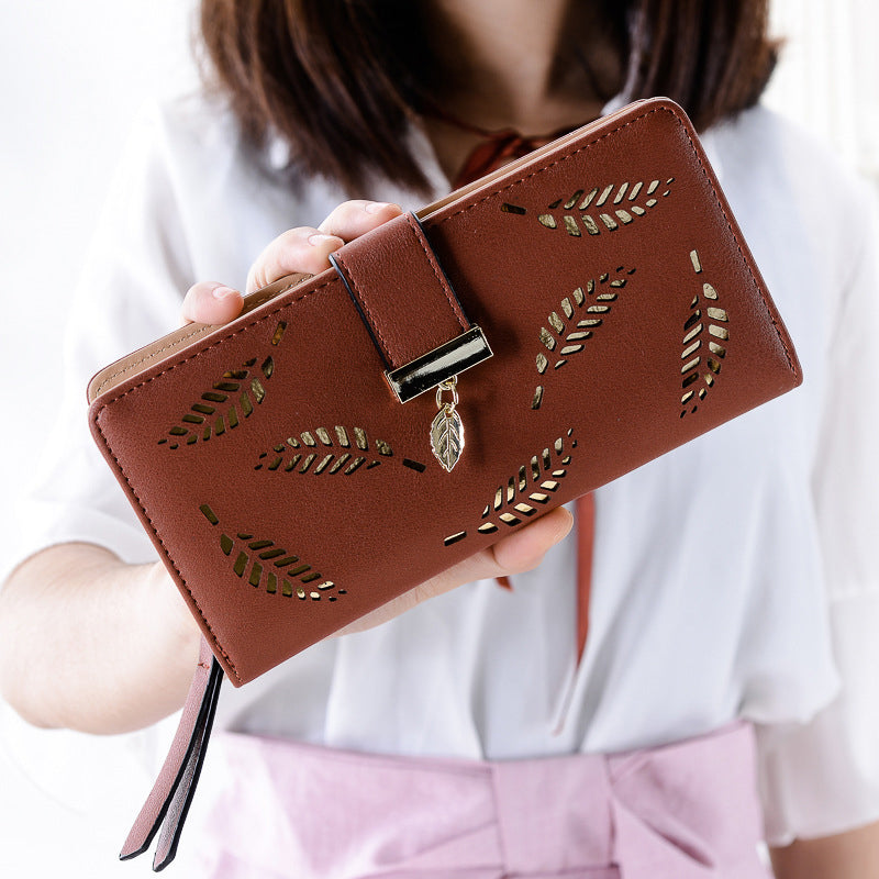 Ladies long wallet with leaf pattern | Bowlift