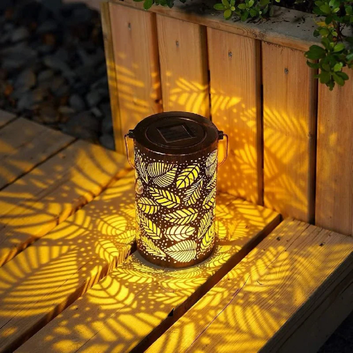 BowLift | Solar Outdoor Lamp with Leaf Pattern