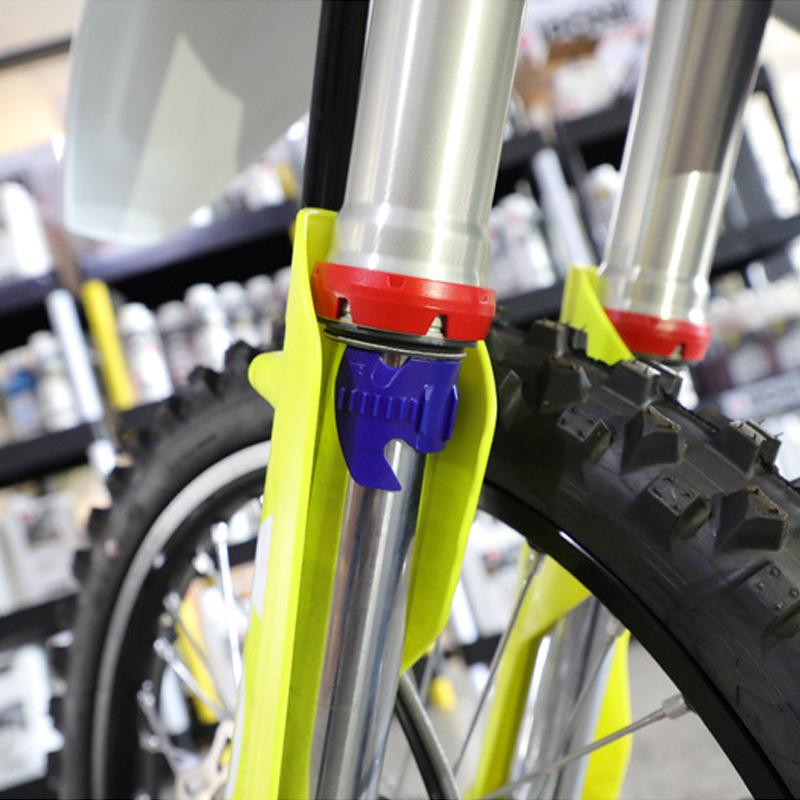 BowLift | Motorcycle Front Seal Cleaner