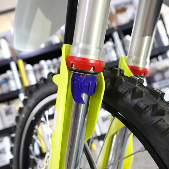 BowLift | Motorcycle Front Seal Cleaner