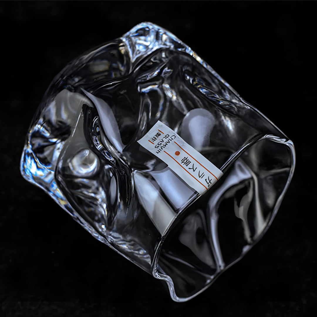 Whiskey glass in Edo Kiriko style – Handcut with unique crumple design | Bowlift