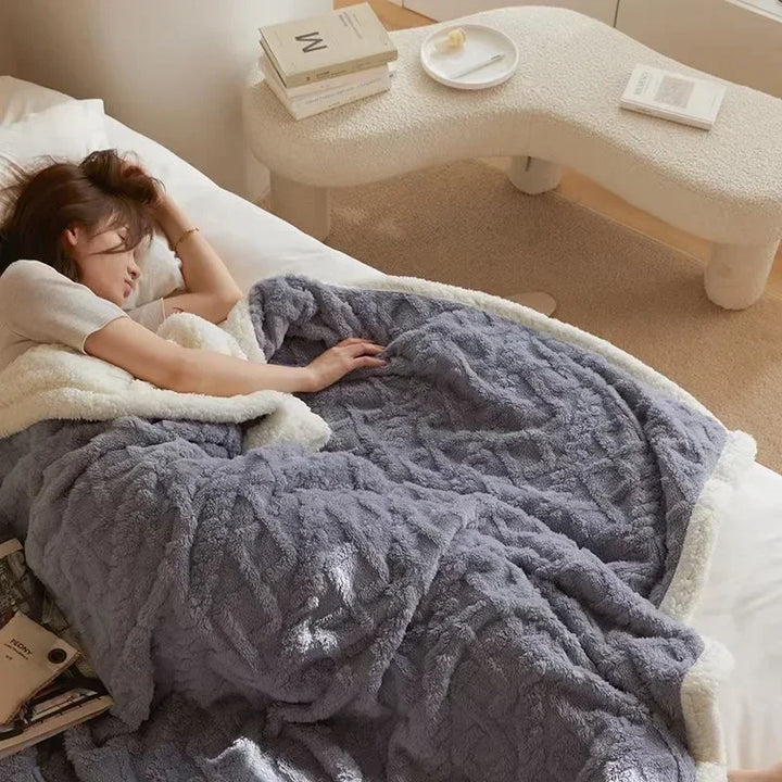 BowLift | Thick Winter Lambswool Blanket - WarmWool