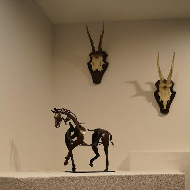 BowLift | Handcrafted Metal Horse Sculpture "Adonis"