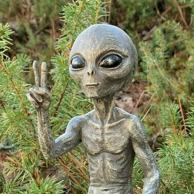 Statue Garden Alien | Bowlift