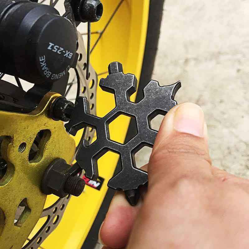 Pre-Christmas sale 18-in-1 stainless steel snowflake multi-tool | Bowlift