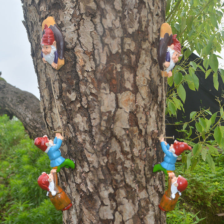 BowLift | Gnome Climbing Ornament