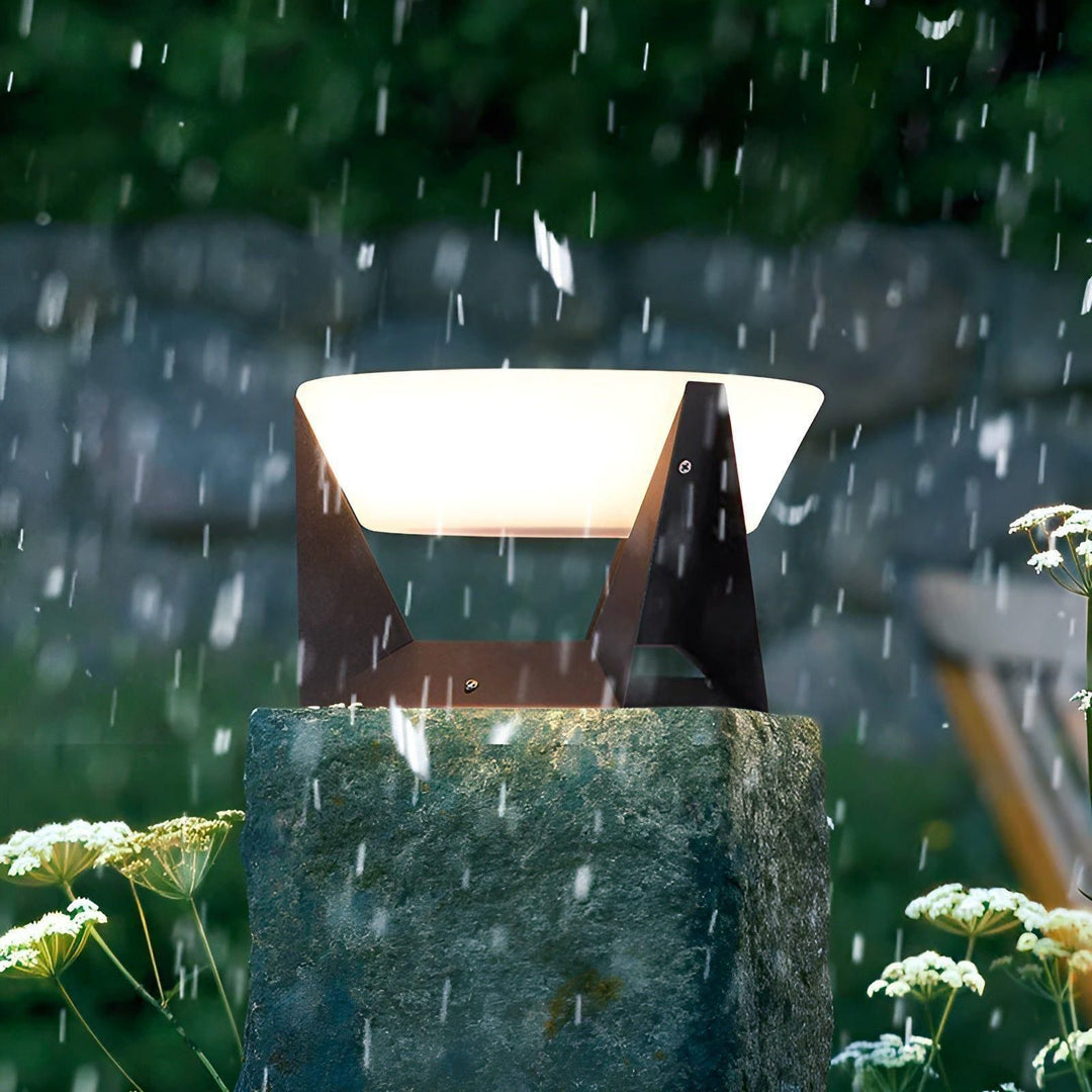 BowLift | Luxio Solar – Luxurious Solar-Powered Japanese Garden Lamp