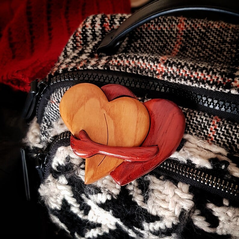 BowLift | A Hug From My Heart For You (Handmade Wood Carvings)