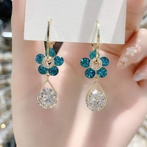 BowLift | Elara Elegant Floral Sparkle