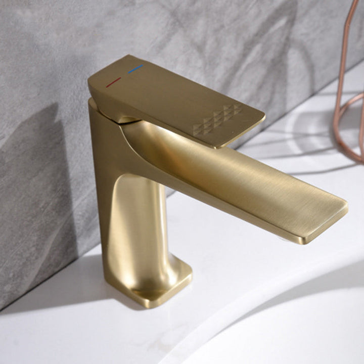 BowLift | Modern Bathroom Faucet Brass Deep Curve Lever Handle with Faucet Hose